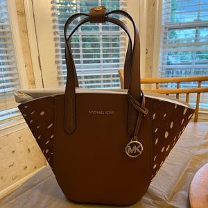 NWT MICHAEL KORS BAG!!!